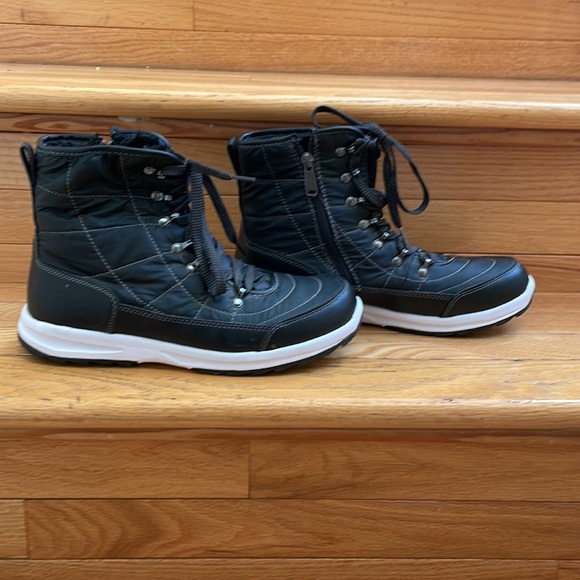 💕💕Women’s Black Snow Boots Size 10M - Picture 5 of 7